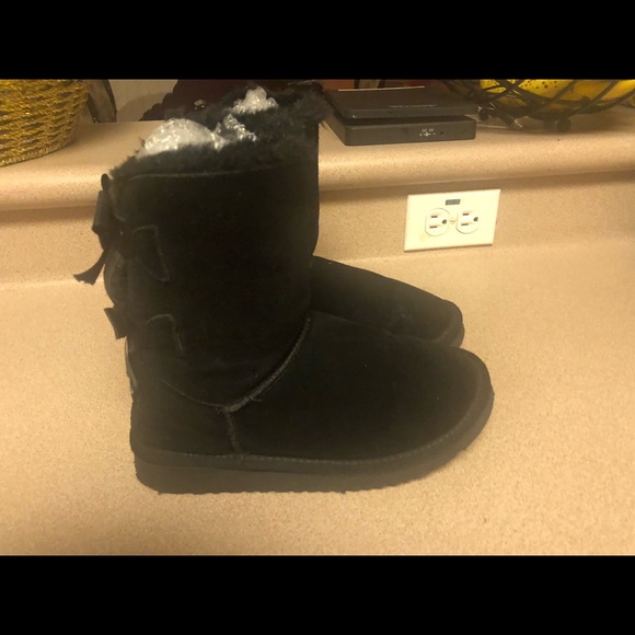 PreOwned UGG Boots Shoes Women’s 6 - Picture 3 of 5
